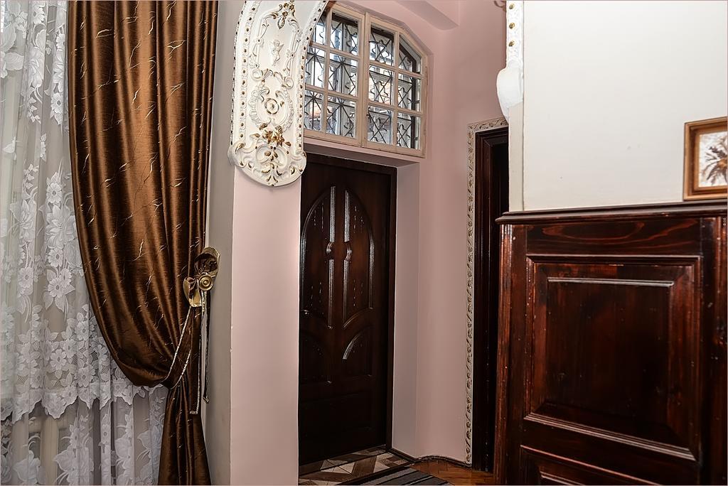 Vip-Apartments Angel Palas Chernivtsi Exterior foto